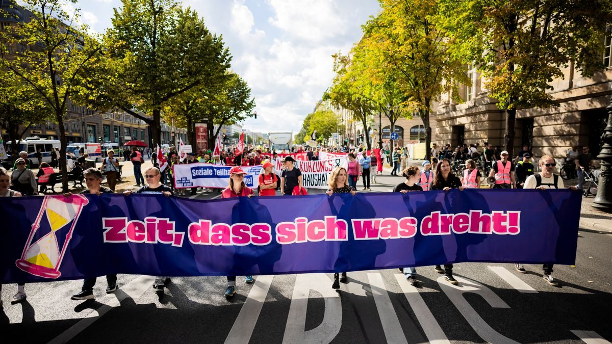 AfD: Zehntausende demonstrieren in über 35 Städten gegen Rechtsextremismus und für Demokratie