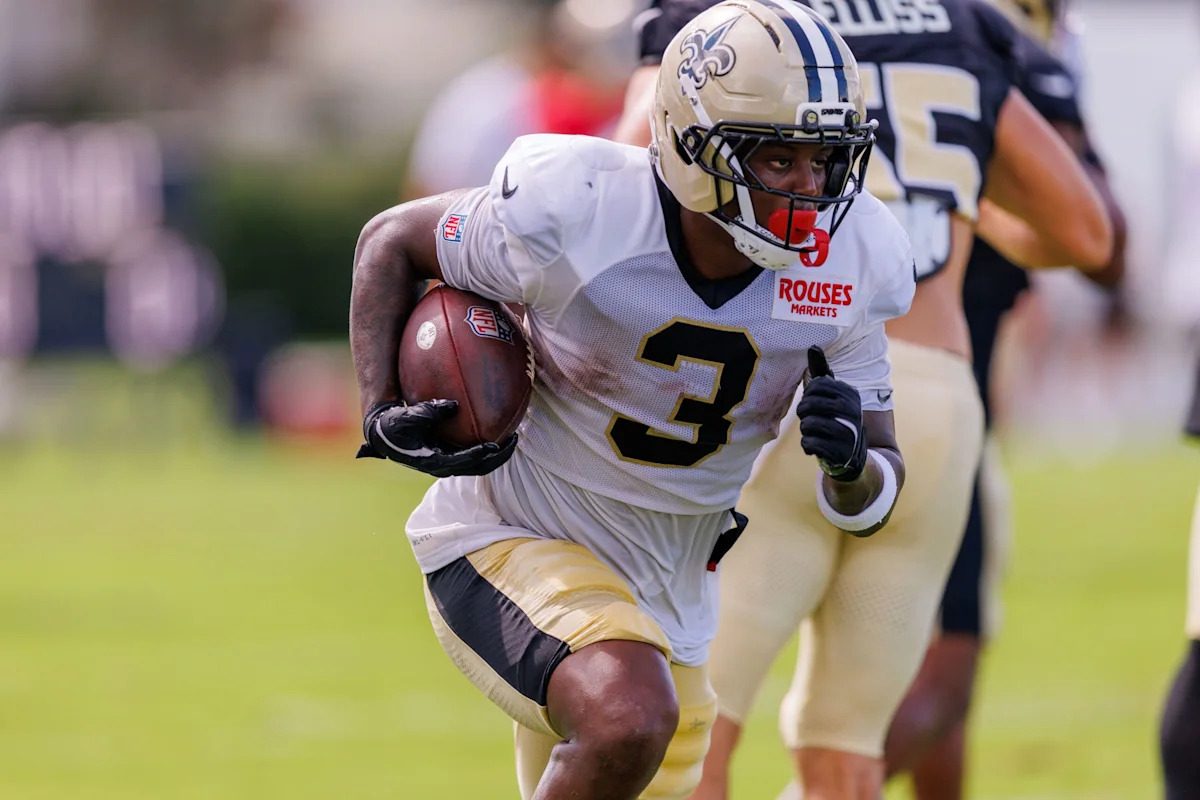 ‘(Travis) Etienne Drafters Are in Shambles,’ ‘This Is Ridiculous’ — NFL Fans React as Saints Prioritize RB Kendre Mille…
