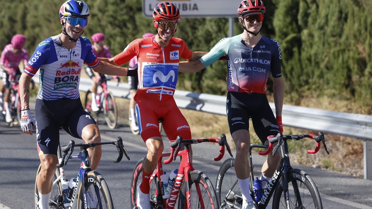 Enric Mas maakt einde aan Spaanse droogte met Vuelta-winst, slotrit naar Tobias Halland Johannessen