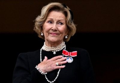 67 jaar deelde ze lief en leed met Noorse koning Harald, nu wacht Sonja (89) een historische taak naast koning Haakon