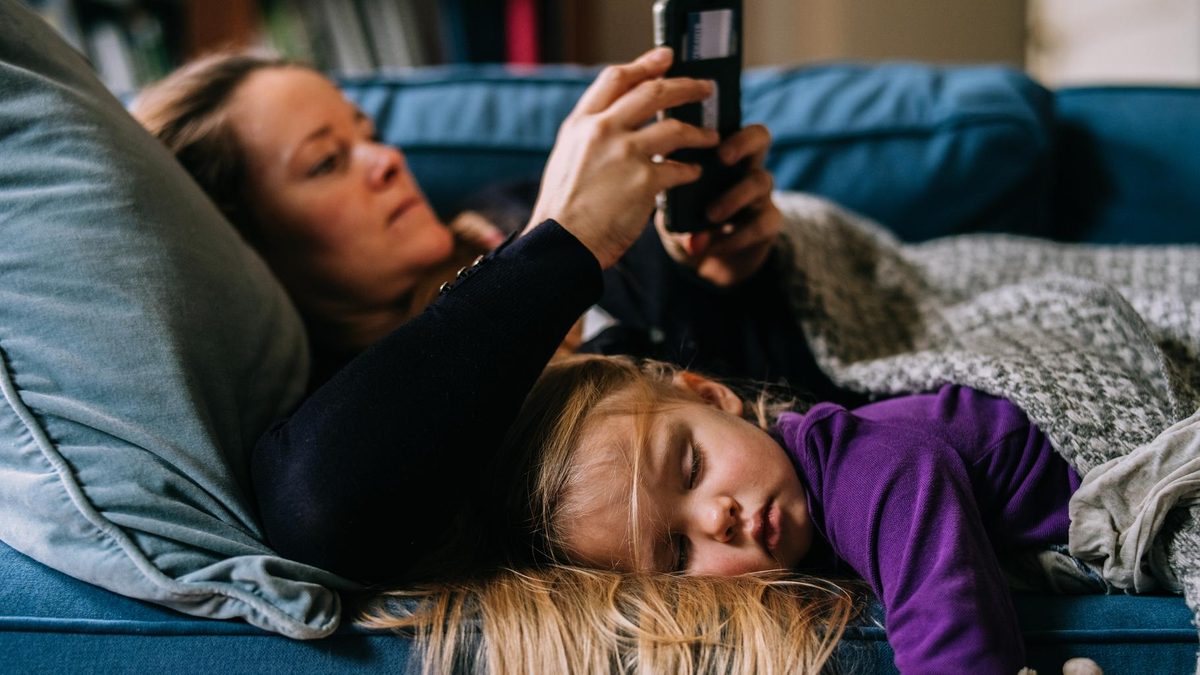 Les smartphones transforment-ils les adultes en mauvais parents ?