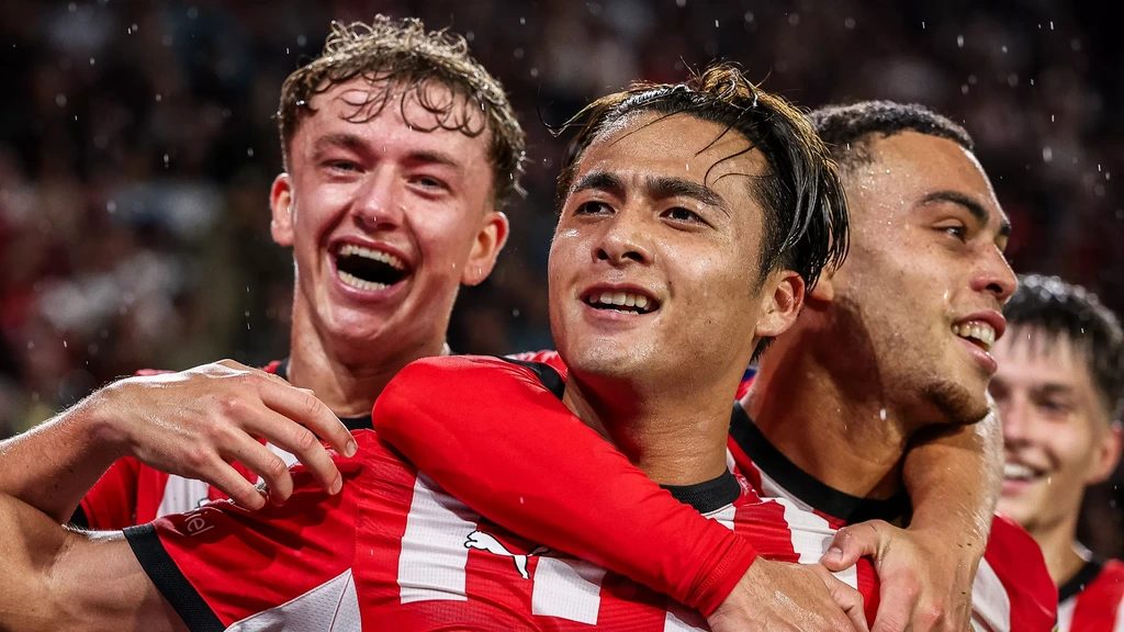 PSV neemt koppositie over van AZ met zege op Sparta en drie goals Mijnans