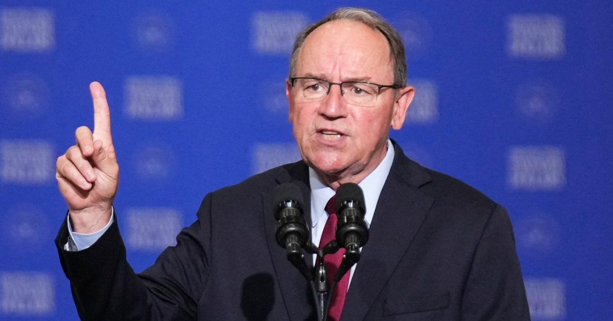 Wisconsin Rep. Tom Tiffany sustains minor injuries after emergency landing on lake