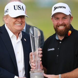 Trump belooft tijdens bezoek aan Ierland heffingen op Ierse whisky te schrappen