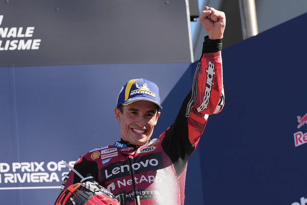 Marc Márquez vence en Misano y se pone líder del Mundial