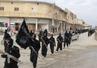 Soupçonné d’être un bourreau de l’État islamique, un ex-jihadiste français jugé à Paris