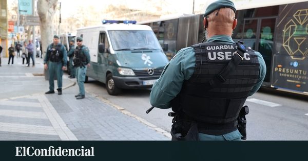 Detenidos dos miembros más de una banda dedicada a robar cartones de tabaco en el aeropuerto de Palma