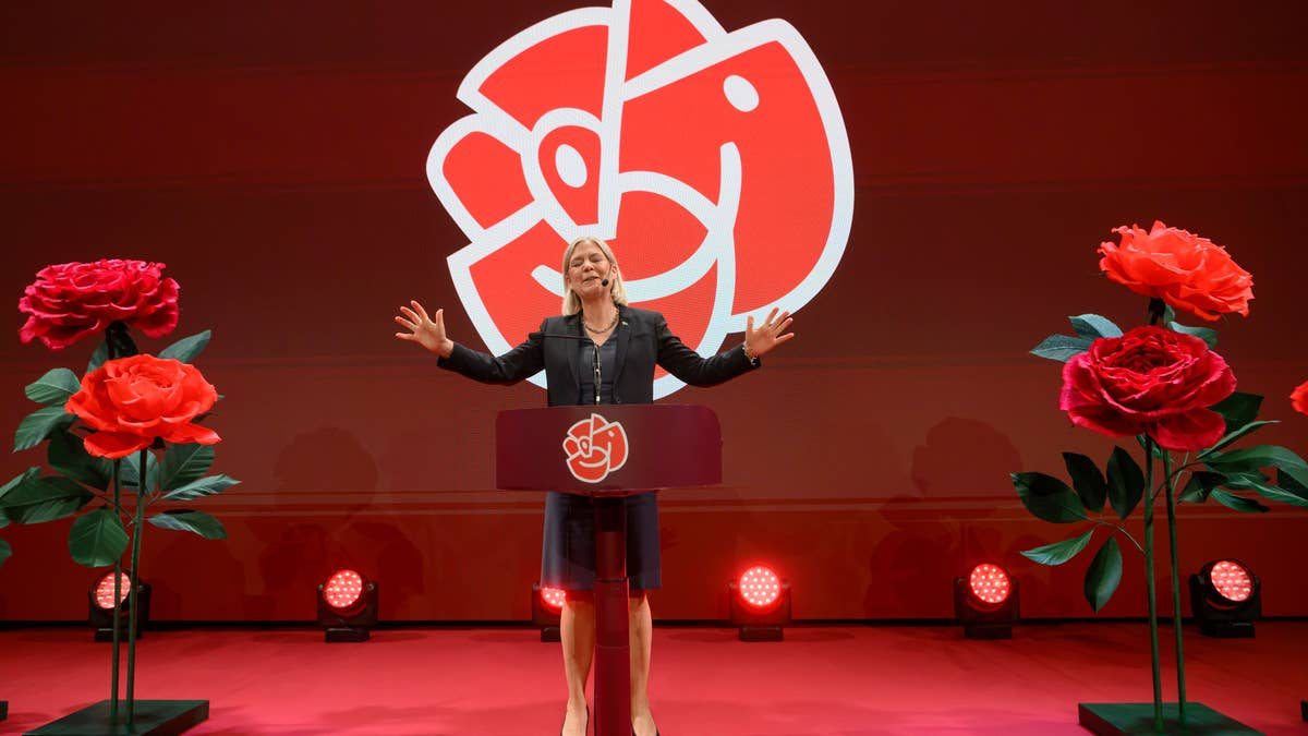 Dramatisk natt på S valvaka: ”Varenda röst kommer att räknas”