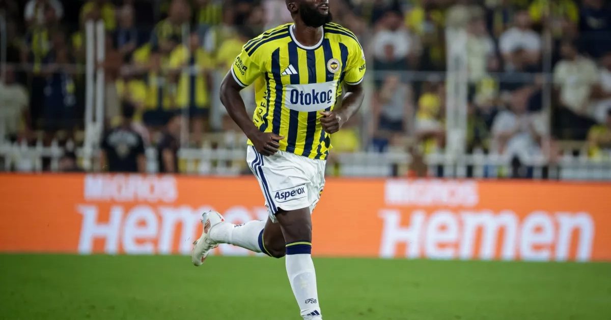 Coach Lukaku stapt na match op: sportieve redenen of...? Tielemans schittert, baalavond voor Vandevoordt