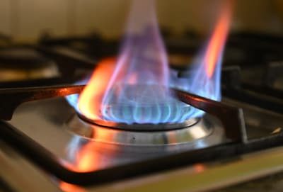 Le prix du gaz continue de grimper en Europe, le baril de Brent à plus de 106 dollars