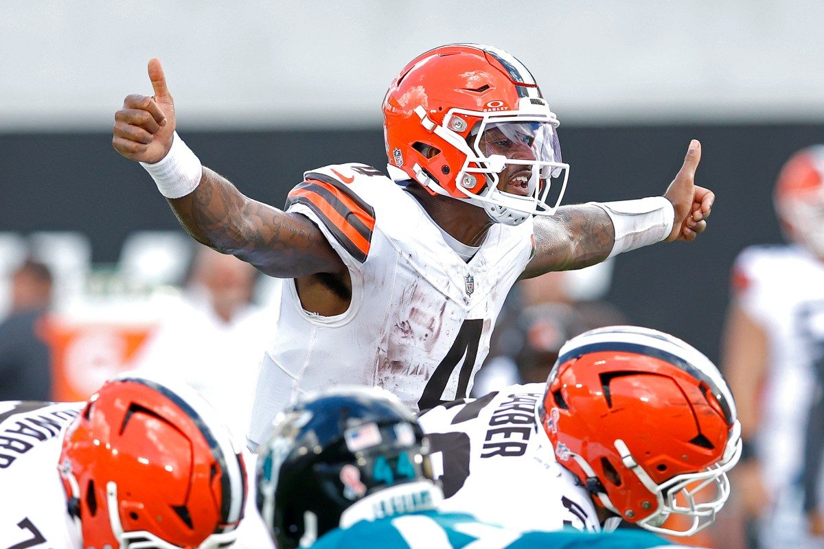 Browns Fans Hurl Obscenities at Deshaun Watson After Disastrous Jaguars Game
