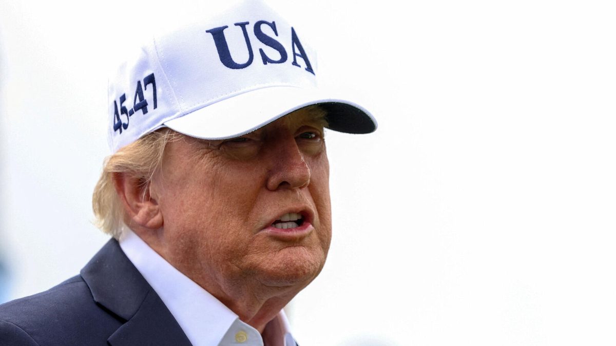 Trump dit que Zelensky « doit arrêter » d’attaquer les raffineries de diesel en Russie