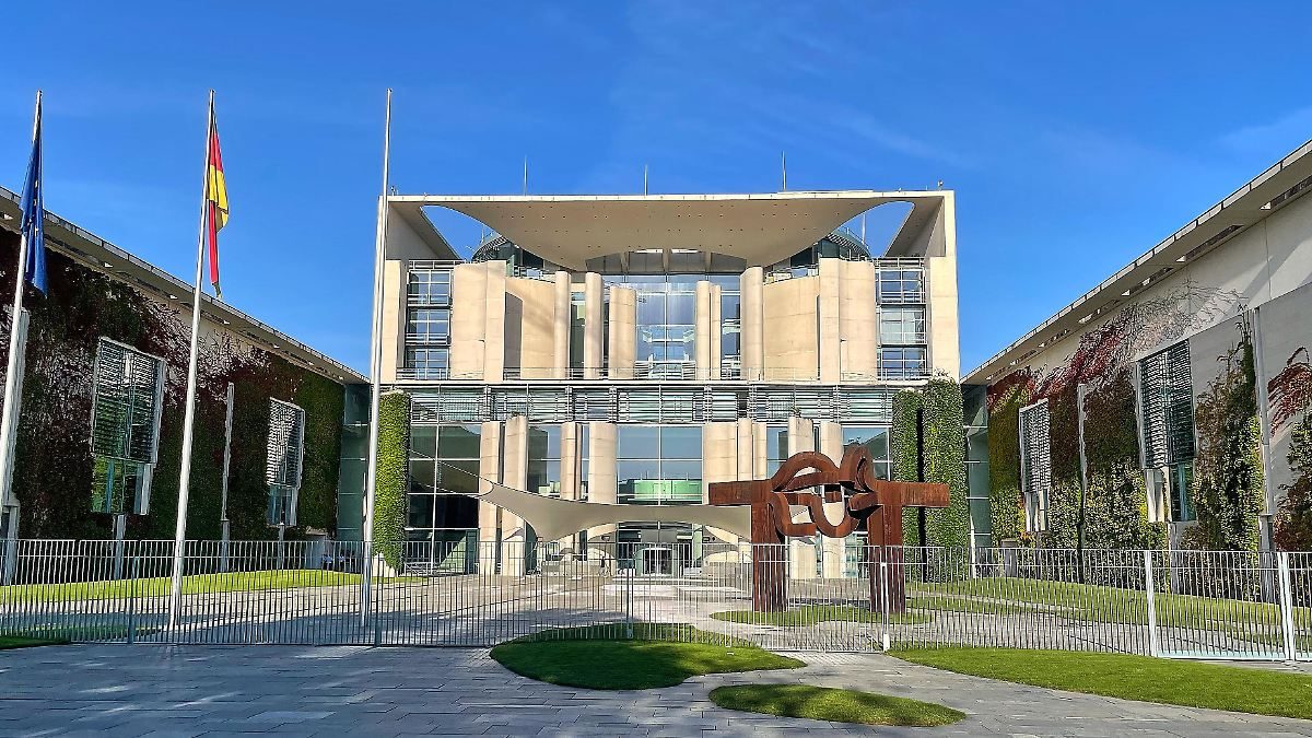 "Völlig aus der Luft gegriffen": Regierung dementiert Überlegung für Minderheitsregierung