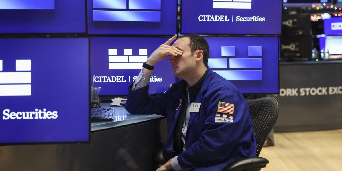 Stocks are in a late-stage bubble and poised to crash 21% next year, while Treasury yields above 5% will signal a new e…