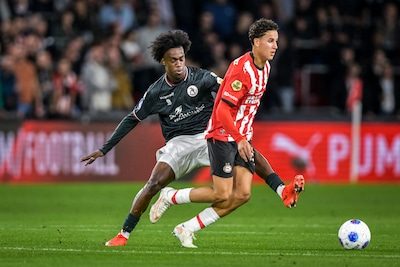 PSV draait het voor rust al om tegen Sparta, Sano knalt fraai raak