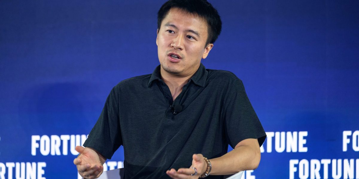 Black Lake founder Yuxiang Zhou pitted an AI agent against his top sales coach. His most experienced salespeople chose…