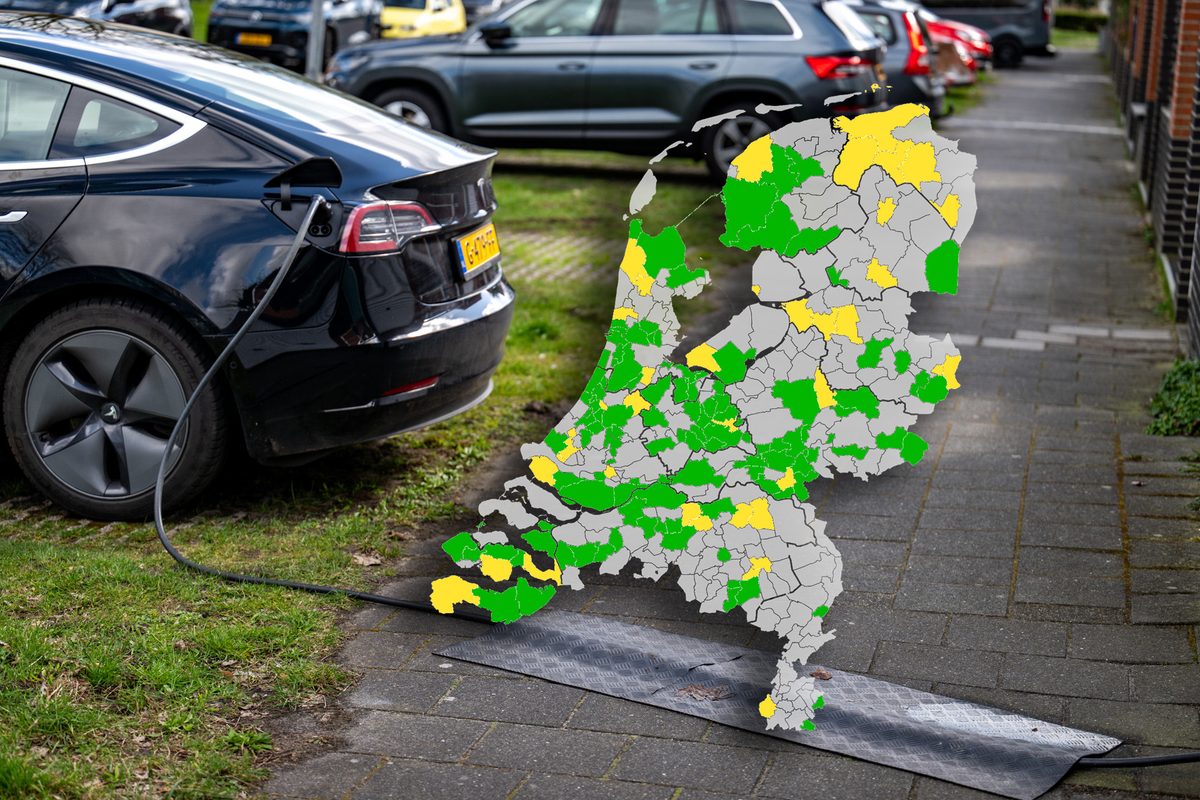 Auto laden met kabel over de stoep mag in meer gemeenten, grote steden waarschuwen