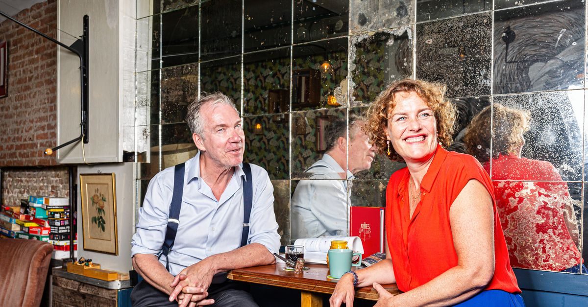 NRC-podcast 'Zo simpel is het niet' wint PrinsjesPodcastprijs met verkiezingsspecial
