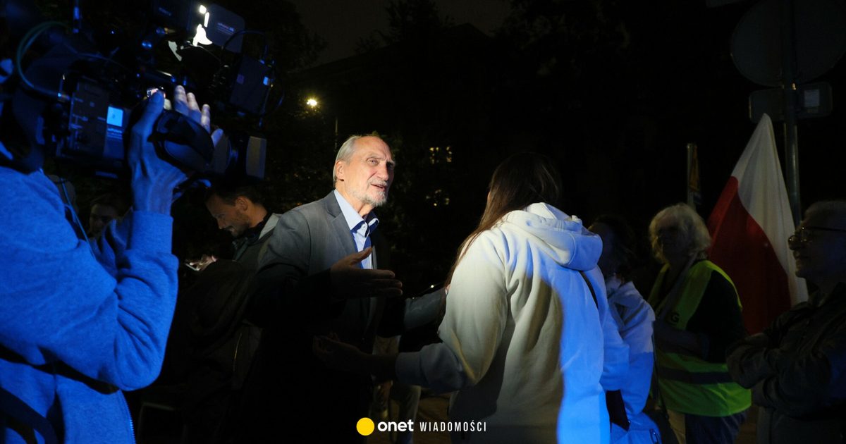 Emocje wokół Akademii Wymiaru Sprawiedliwości. Antoni Macierewicz i Mariusz Gosek chcą rozwiercić zamki