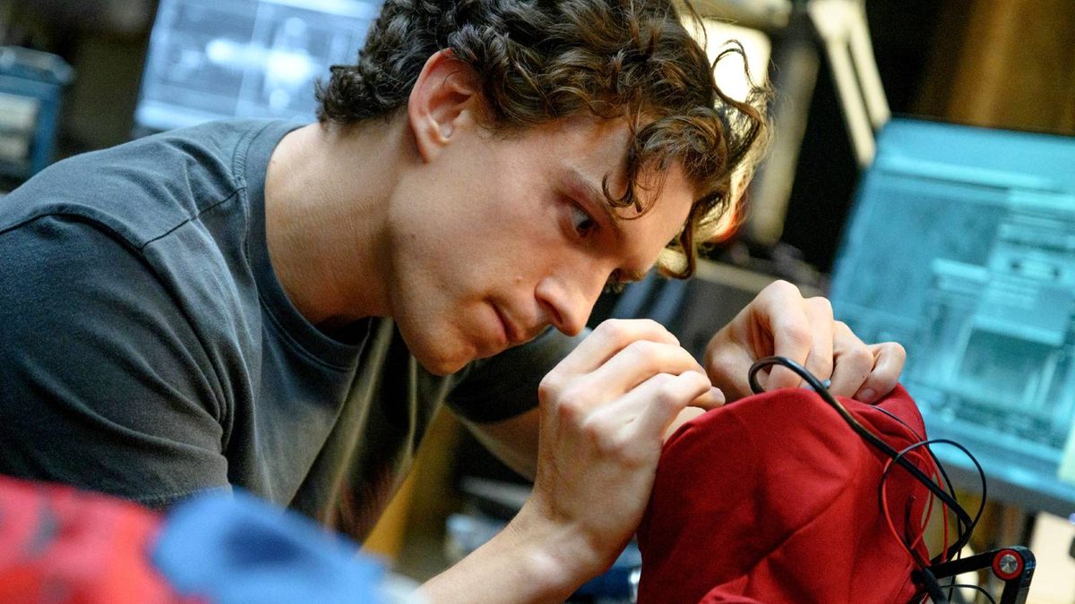 Casting Tom Holland In James Gunn's DCU: 10 Characters He'd Be Perfect For After Spider-Man