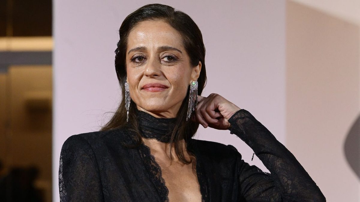 Vanessa Scalera e il «ruolo della vita» nel Fuoco che ti porti dentro: «Non sono madre e ho avuto una mamma molto diver…