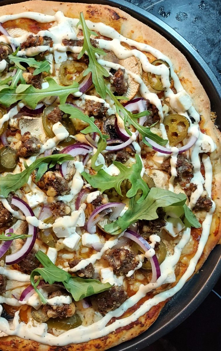 I'm in the mood for homemade pizza with arugula and jalapeños. Love that combo :) 🍕😍🤤