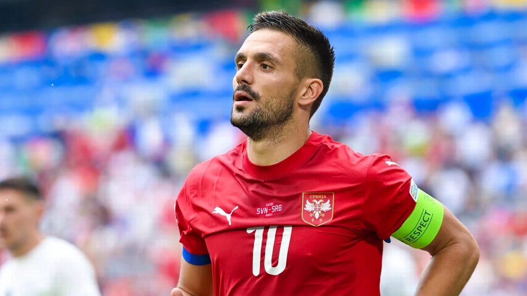 Tadic (37) stelt zich weer beschikbaar voor Servië, duels met Oranje op komst