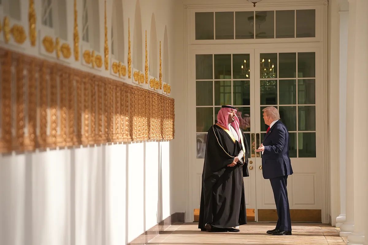 Los dos 'ganchos' (de derecha y de izquierda) de Irán con lo que ha logrado bloquear el petróleo de Oriente Próximo