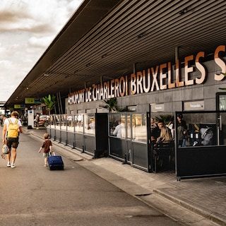 Skeyes staakt vanaf woensdag elke nacht in luchthaven Charleroi, vooral eerste dagen impact op heel wat vluchten verwac…