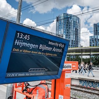 ProRail: meer grote storingen op het spoor dan afgesproken, door drukte, extreem weer en haperende techniek