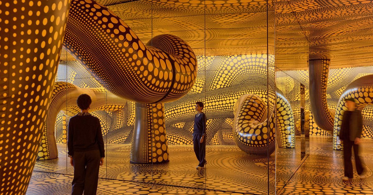 Stedelijk laat zien hoe rijk en veelzijdig het oeuvre van Yayoi Kusama is, maar de tijd heeft de betekenis van haar lat…