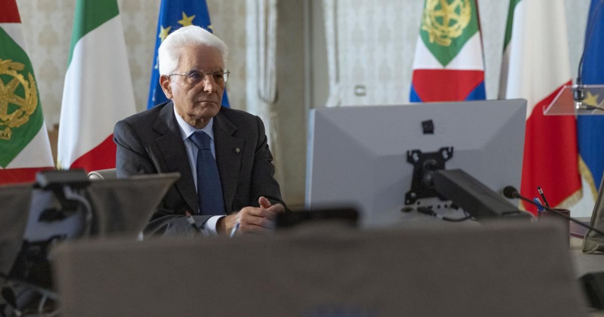 Mattarella: da nuove tecnologie rischi per centralità dell'uomo e aumento disparità