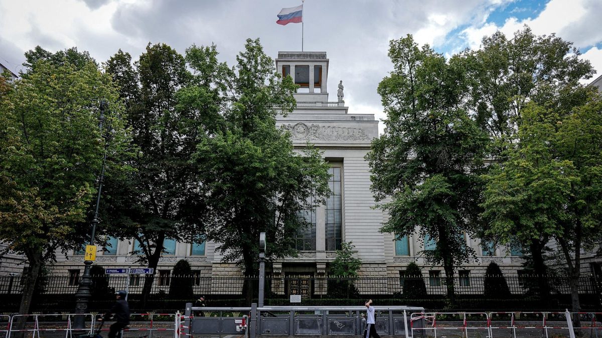 Prosecutors charge German-Ukrainian woman with aiding Russian intelligence