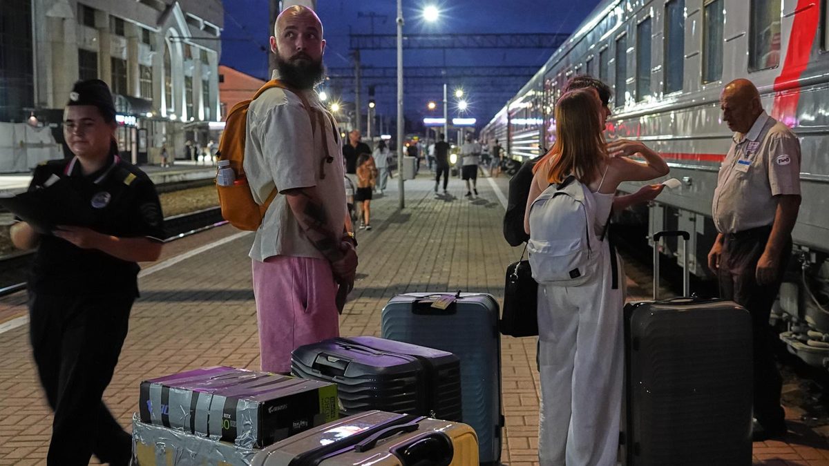 Russians are still fleeing abroad, citing fears of a new mobilization