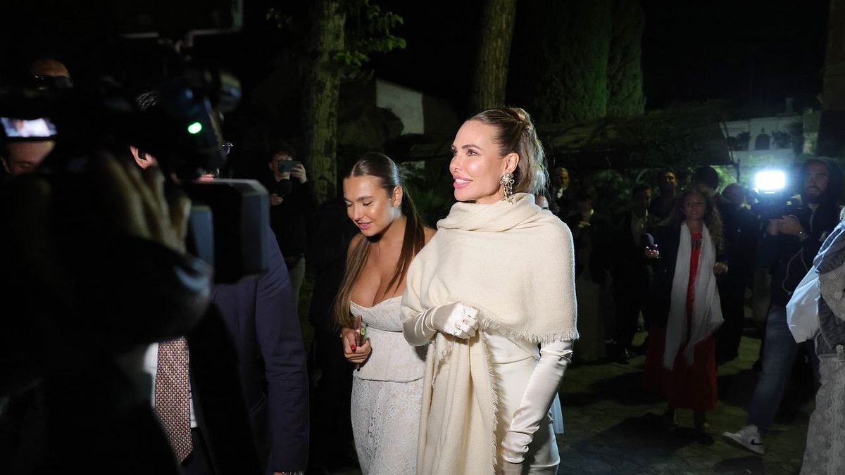 Chanel Totti al matrimonio di Ilary Blasi: prima sottobraccio alla madre, poi a Bastian Müller: «Sono contenta per loro…