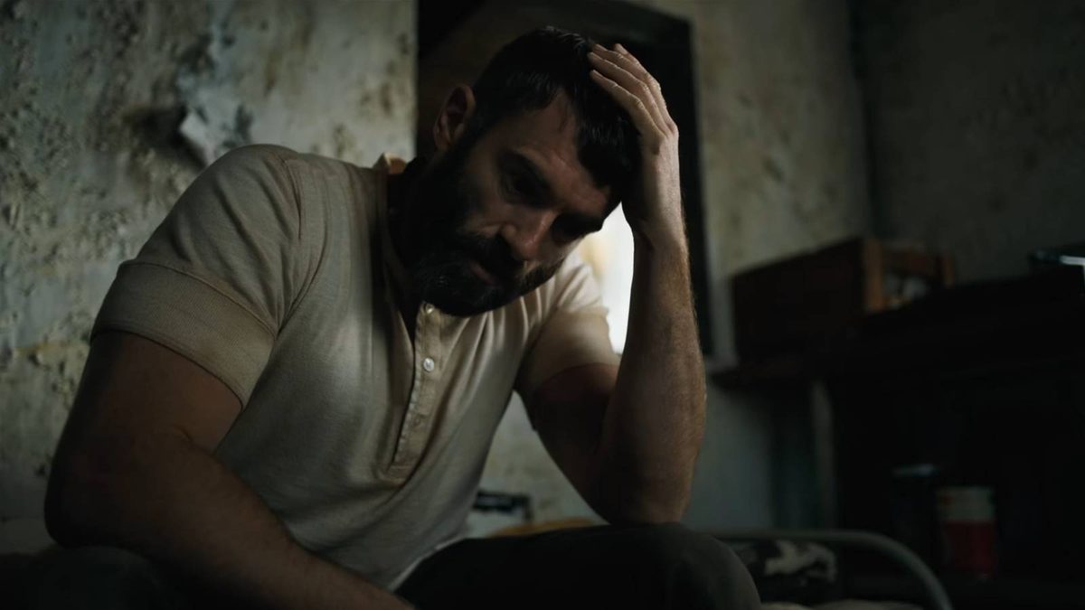 Zack Snyder’s Lifelong Passion Project Gets Terrible Reviews
