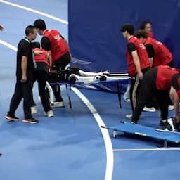 Video | Robot wordt op brancard afgevoerd na record op de 100 meter