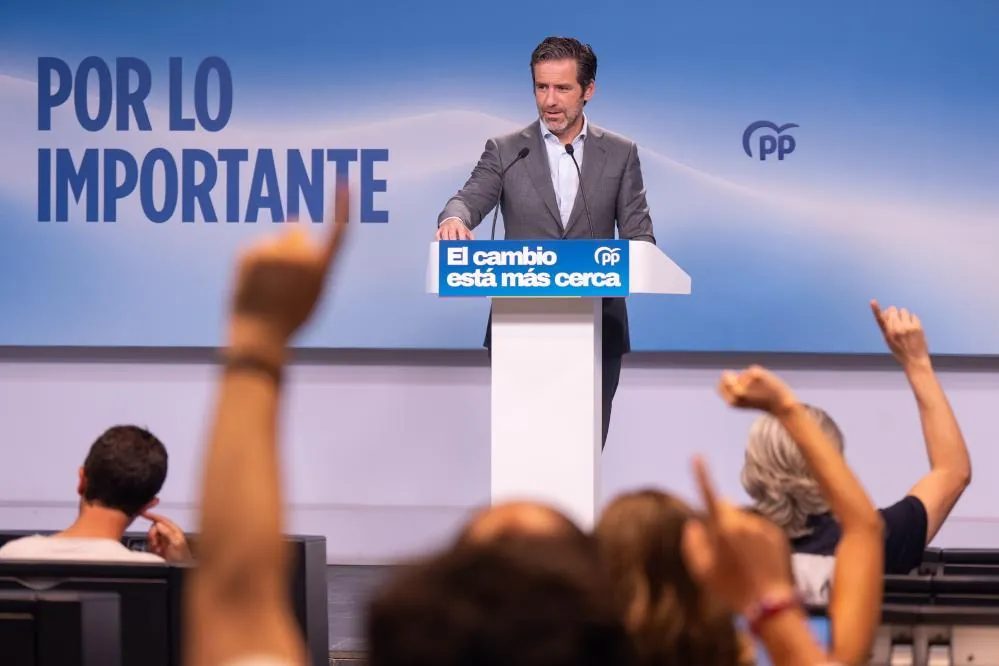 Feijóo visitará Ceuta con Manfred Weber para "europeizar" la crisis de la frontera sur de la UE
