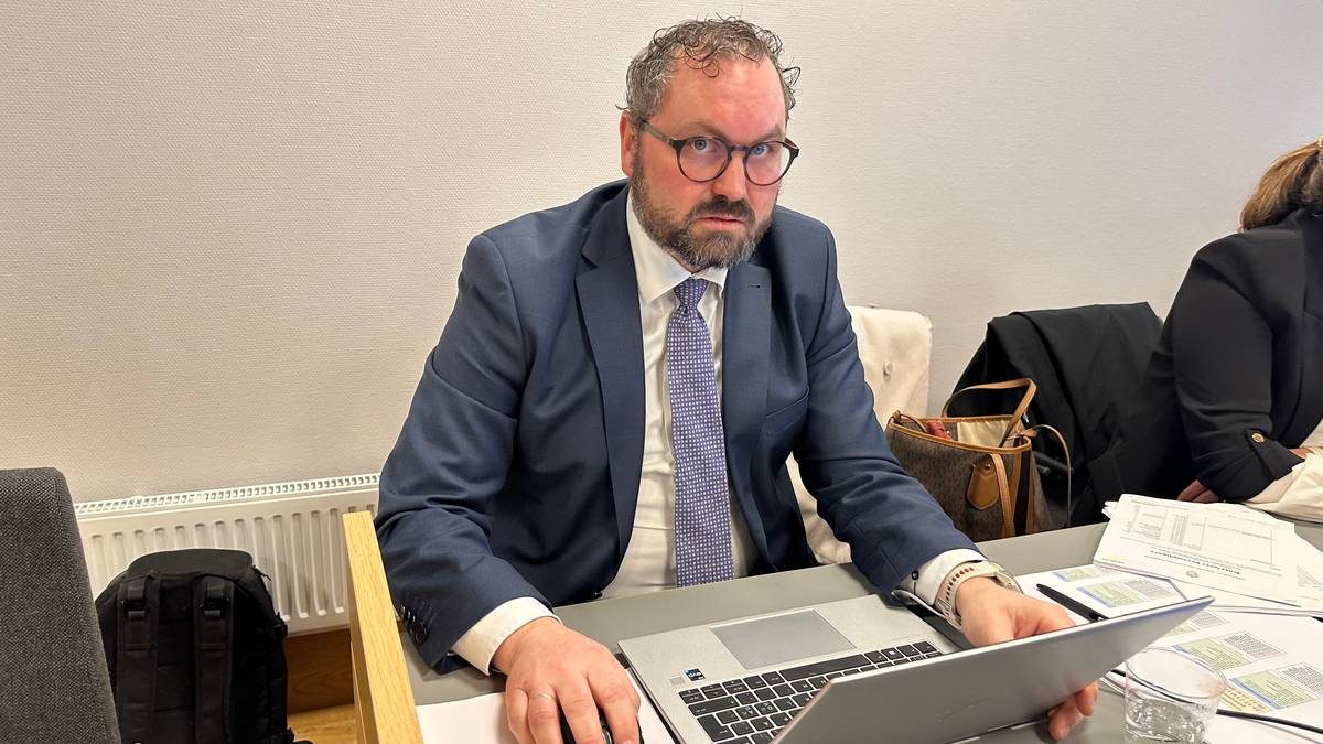 Slo, kvalte og truet med drap gjennom nesten sju år