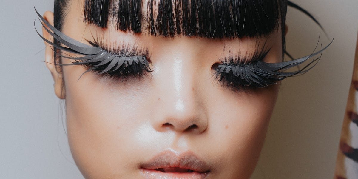 Feathery Lashes at Kim Shui, Orange-Red Lipstick at Michael Kors, and More Makeup Moments You Missed From NYFW