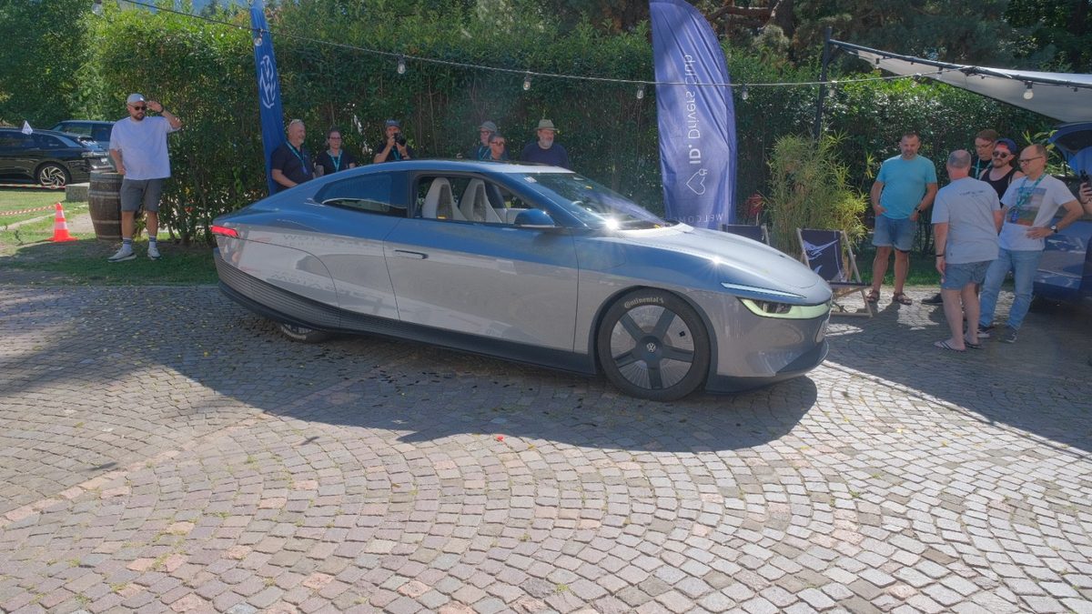 « J’étais prêt à repartir avec » : on a vu la Volkswagen Mission Efficiency, la voiture électrique la plus aérodynamiqu…