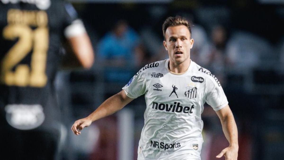 Arthur recupera la sonrisa en el Santos de Neymar