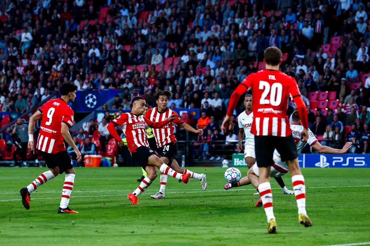 PSV in cijfers: weinig kansen, weer in de achtervolging