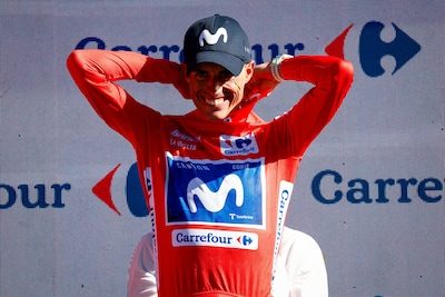 Klassementen Vuelta | Spanjaard Enric Mas ook na tijdrit stevig in rode leiderstrui: dit zijn de verschillen