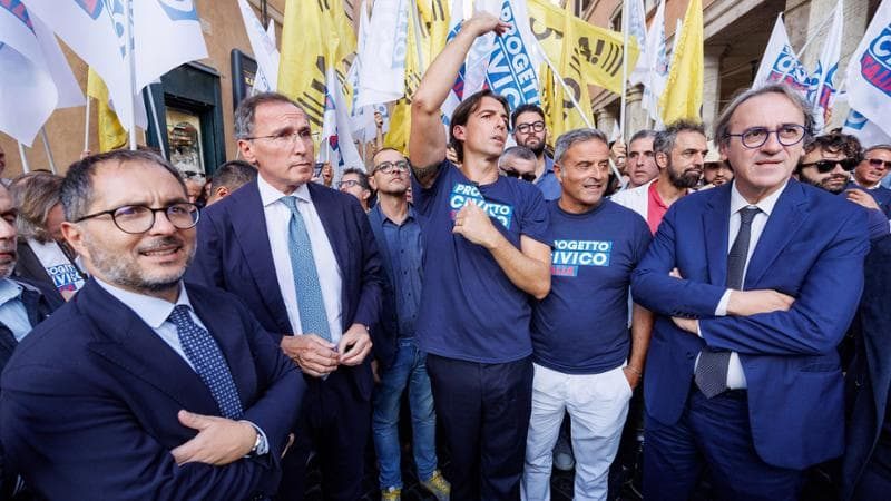 Firme, opposizione attacca: “Pronti al ricorso alla Consulta”. Il campo largo in piazza con Onorato