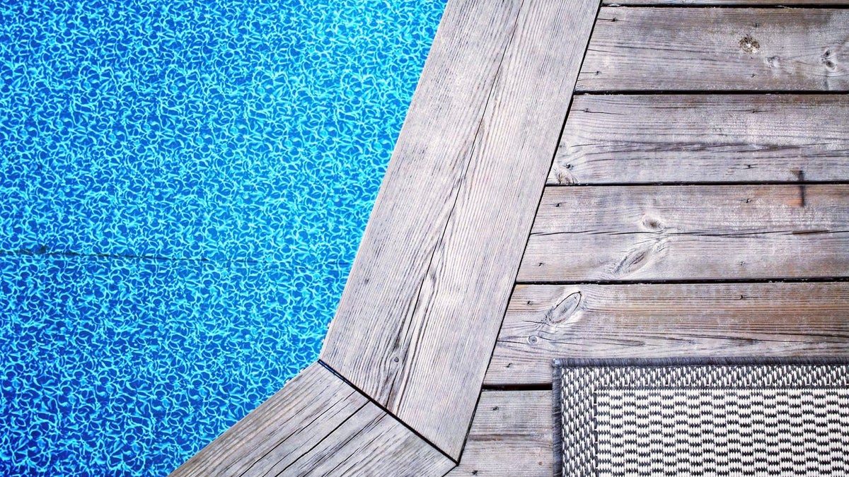 Ännu en pool i en vattenfattig kommun