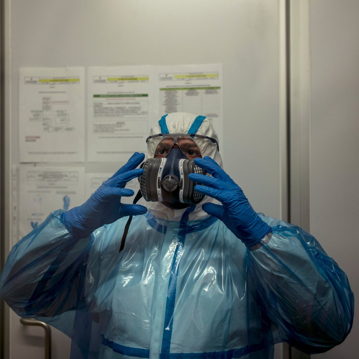 Leaked A.I. Queries Raise Fears of New Biological Weapons Race