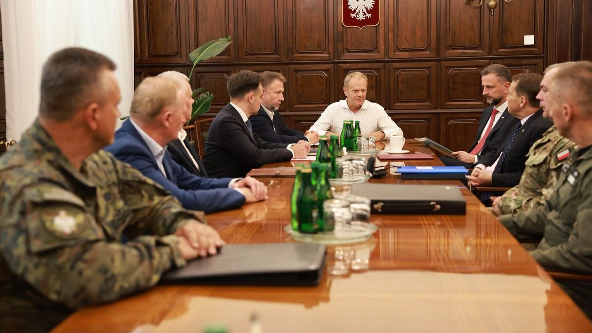 Tusk zwołał spotkanie z ministrami i dowódcami. Reakcja na ostatnie działania Rosji
