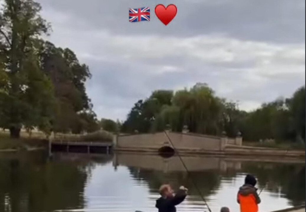 Harry e Meghan in Gran Bretagna, tra passeggiate e gite al lago