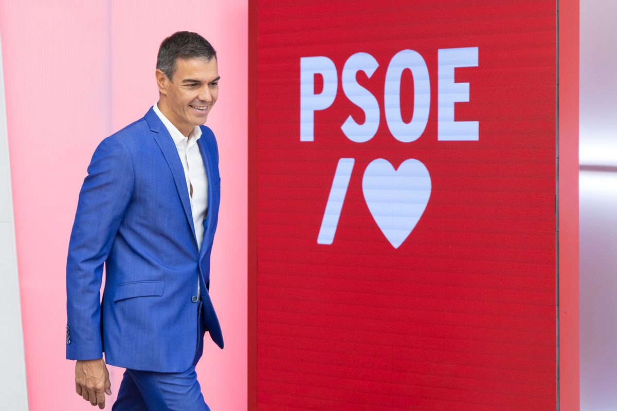 La crisis de Ceuta castiga al PSOE con dos puntos de voto menos, según el CIS